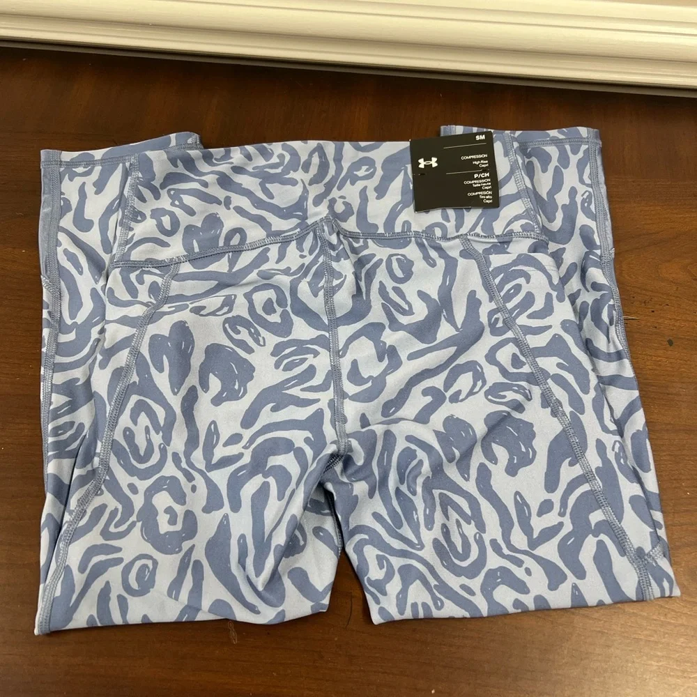 Under Armour No-Slip Waistband Tonal Print Capris Size Small - Picture 4 of 6